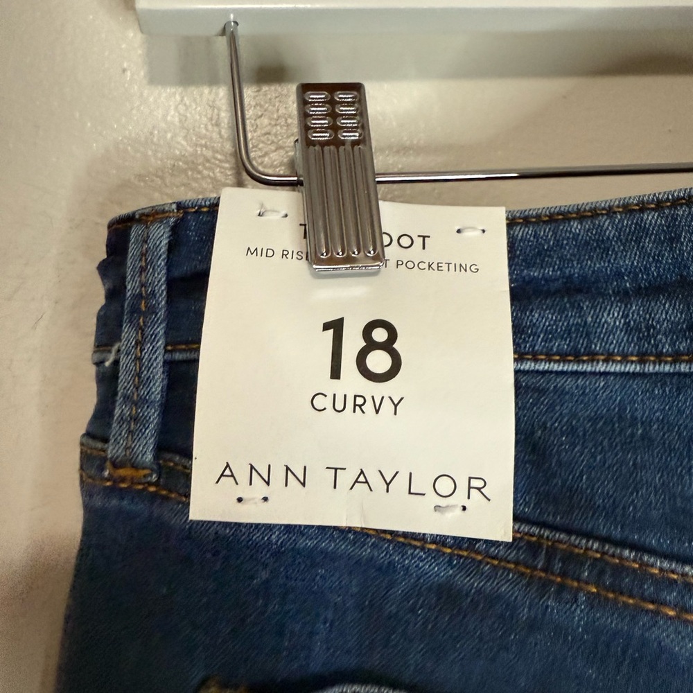 Ann Taylor The Boot mid rise NWT Classic Blue Women's Jeans Size 18 curvy - Picture 6 of 16